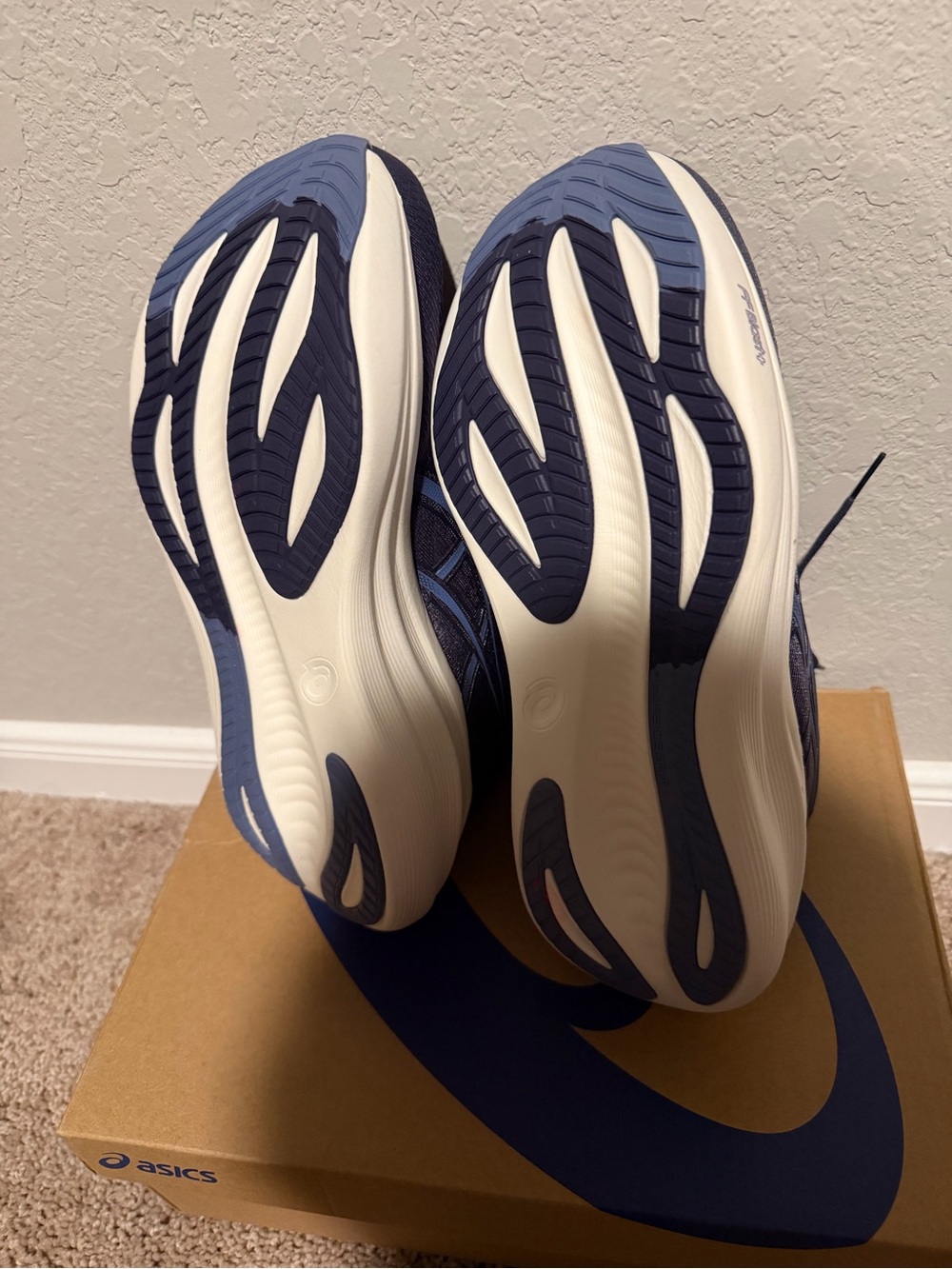 ASICS Gel-Nimbus 27 - Picture 4 of 5